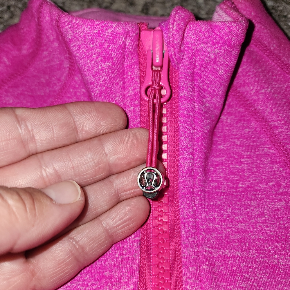 Lululemon Define Luon Jacket size 12  Good used condition size tag just ripped